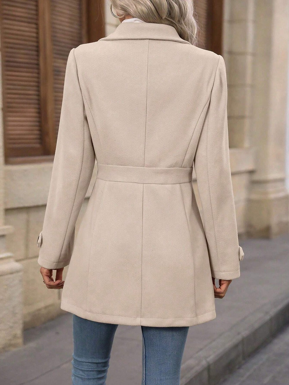 Manteau élégant en laine pour femme, coupe droite
