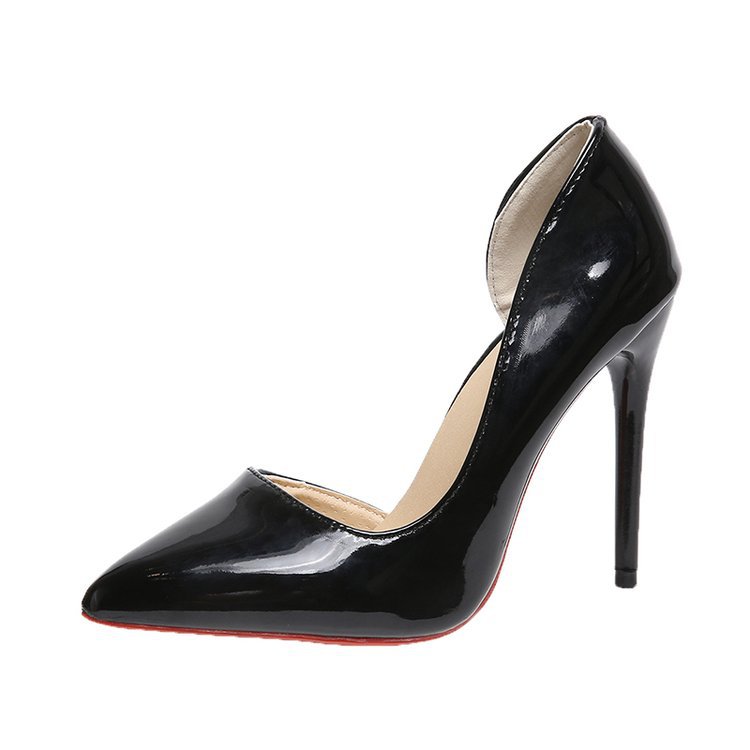 Escarpins noirs à talons hauts en cuir verni de créateur pour femmes