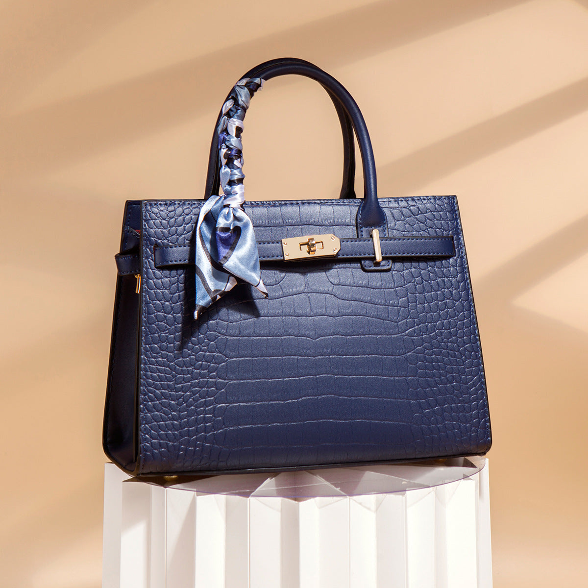 Spacious Versatile Tote Bag - Women's Stylish Everyday Carryall