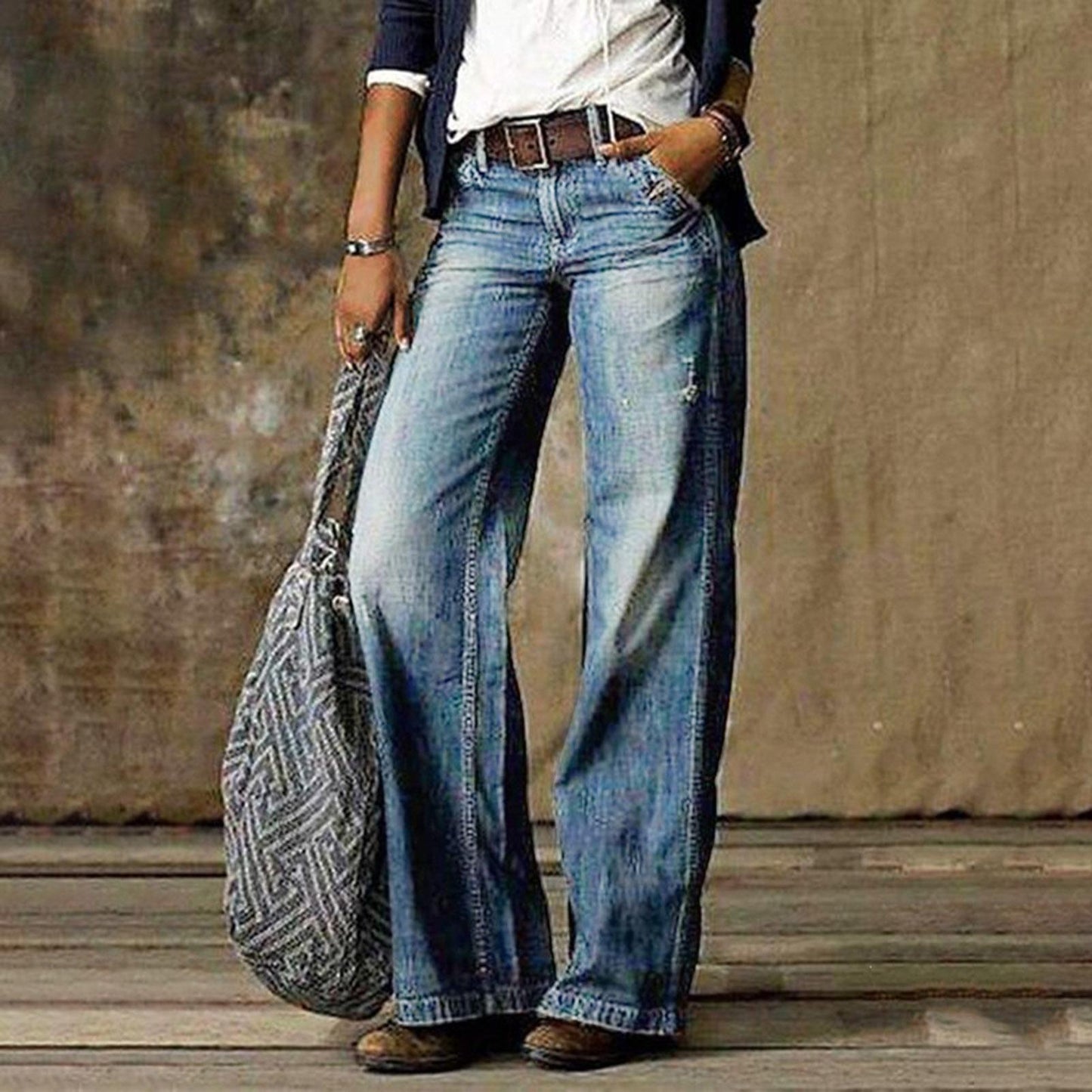 Women's Straight-Leg Jeans with Pockets