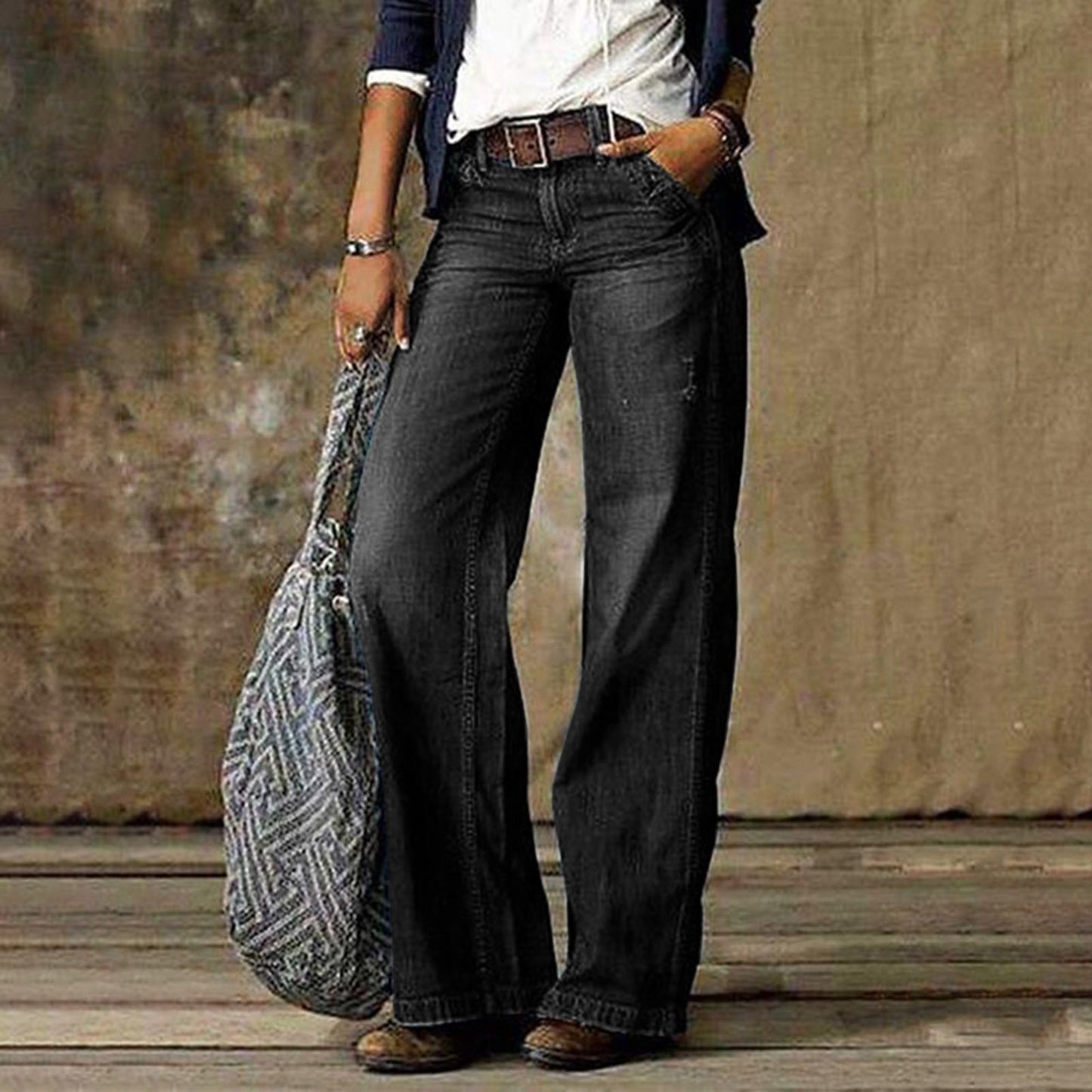 Women's Straight-Leg Jeans with Pockets