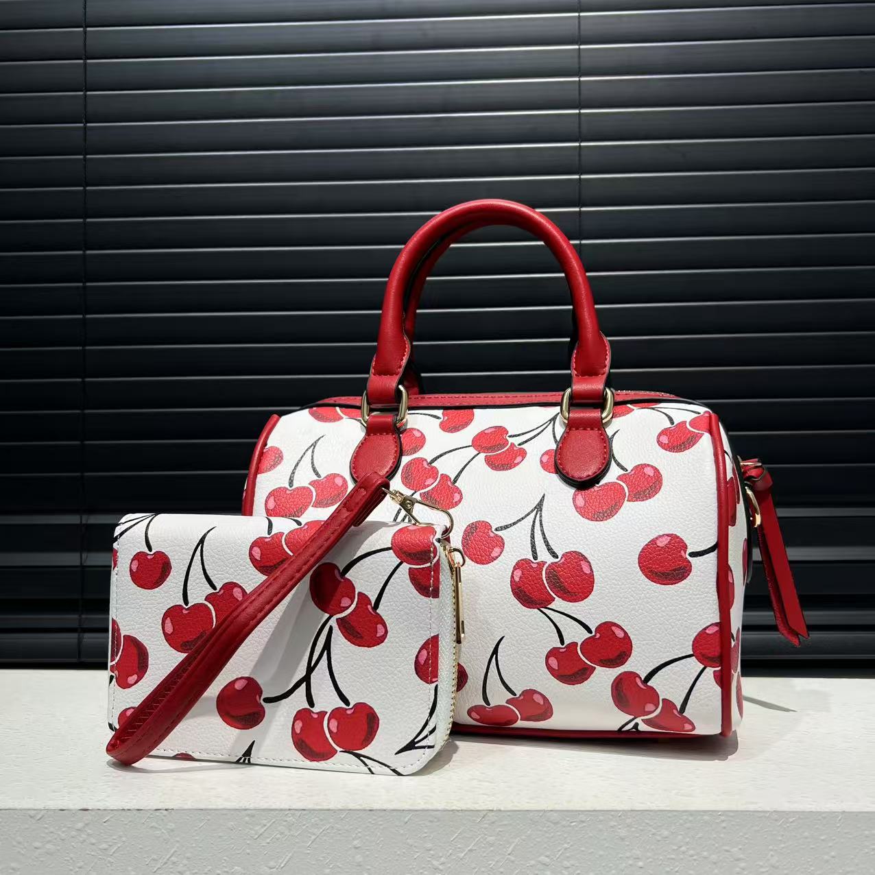 Soft Leather Patchwork Handbag – Versatile Everyday Design