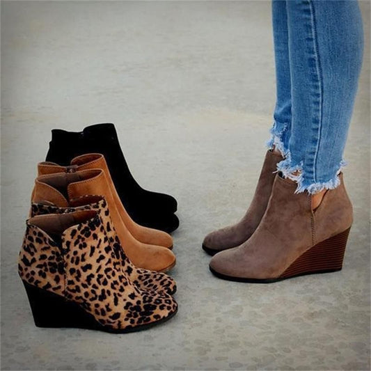 Bottes courtes compensées en daim style Martin